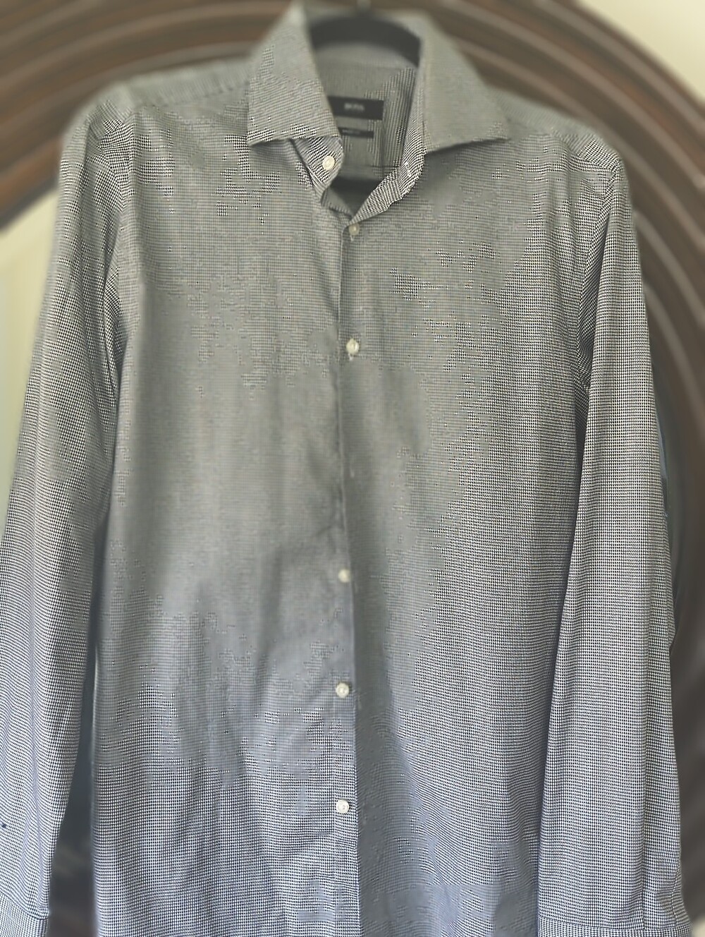 Like New Hugo Boss Sharp Fit White/Black Houndstooth Dress Shirt 15.5.